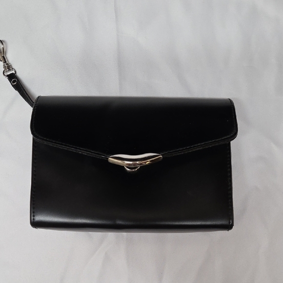 Elegant Black Leather Clutch - Picture 1 of 7